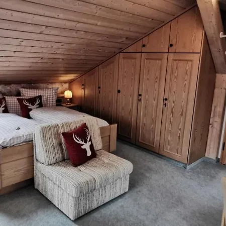 Urheim Rose Apartment Oy-Mittelberg