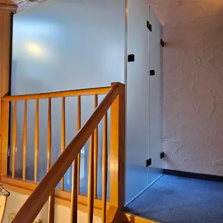 Urheim Rose Oy-Mittelberg